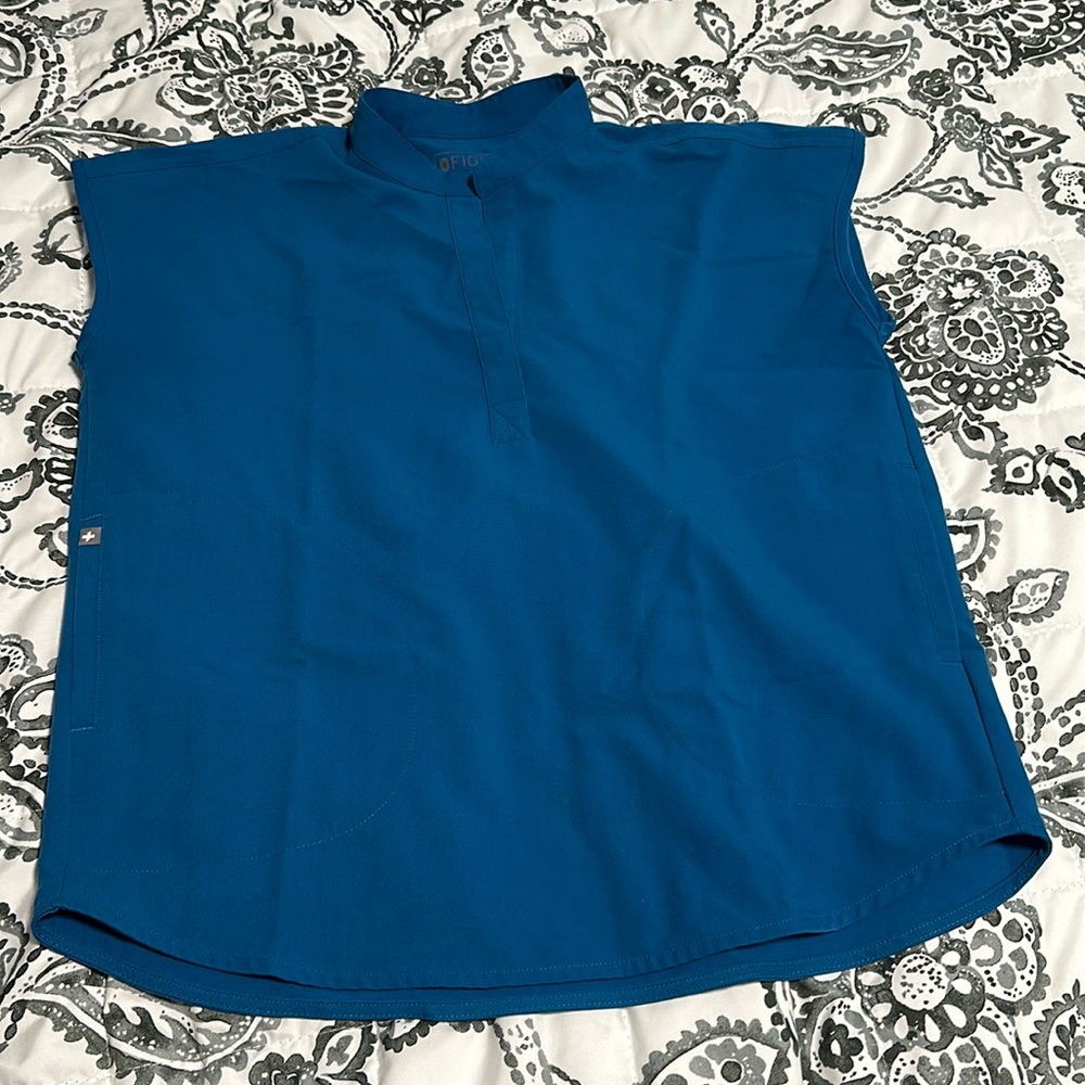 Rafaela scrub top